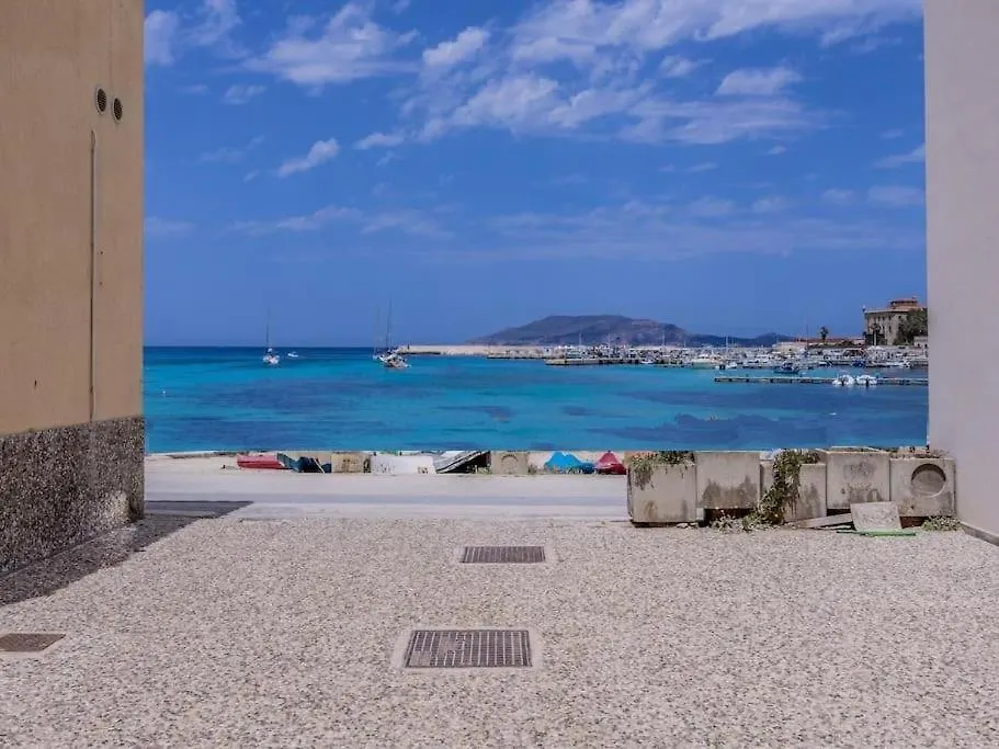 La Perla Della Praia Favignana 0*,